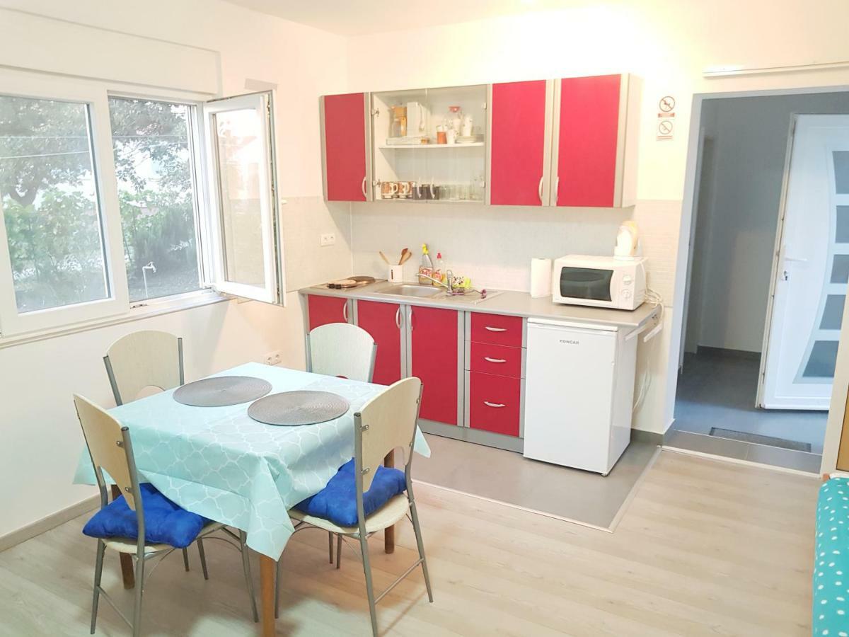 Apartment Brigitte Vrsi Extérieur photo