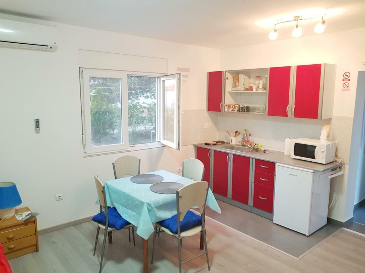 Apartment Brigitte Vrsi Extérieur photo